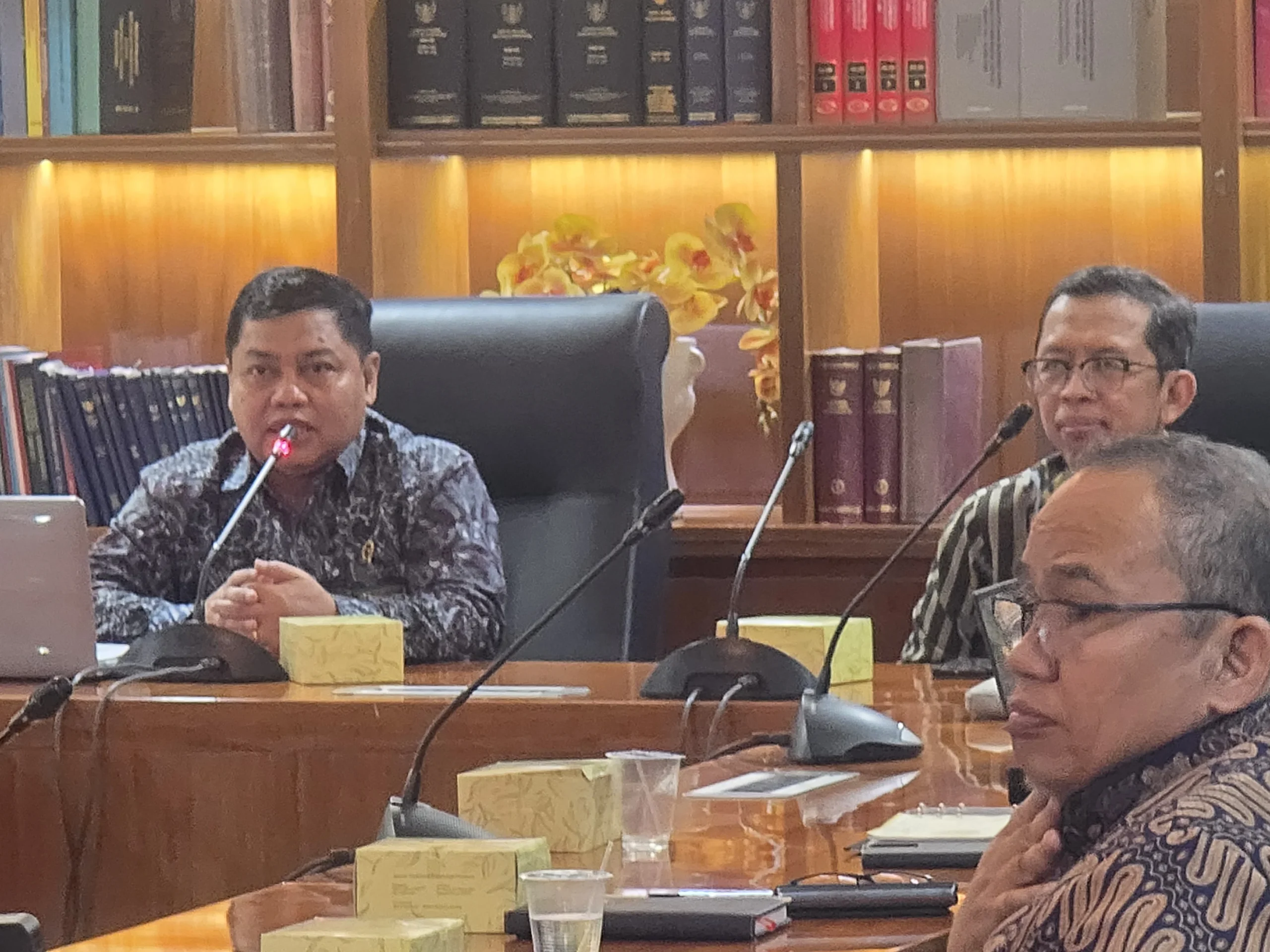 Mahkamah Agung Menolak Kasasi, Senator Filipina Tetap Diburu