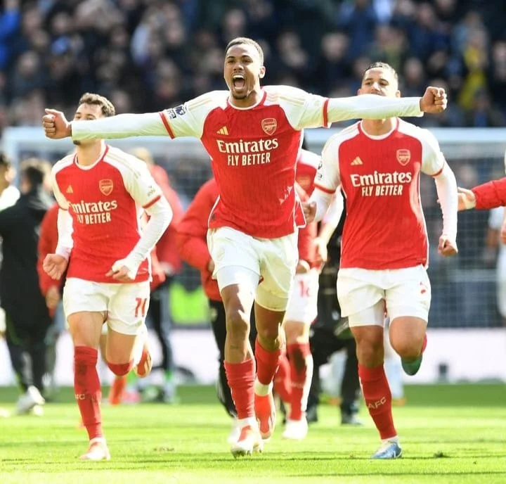 Man City Siap Manfaatkan Kelalaian Arsenal Demi Gelar Juara