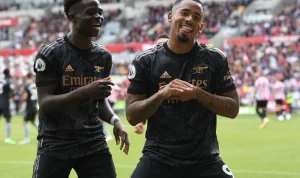 Manchester City Tekan Arsenal dengan Kemenangan 3-0 atas Brentford
