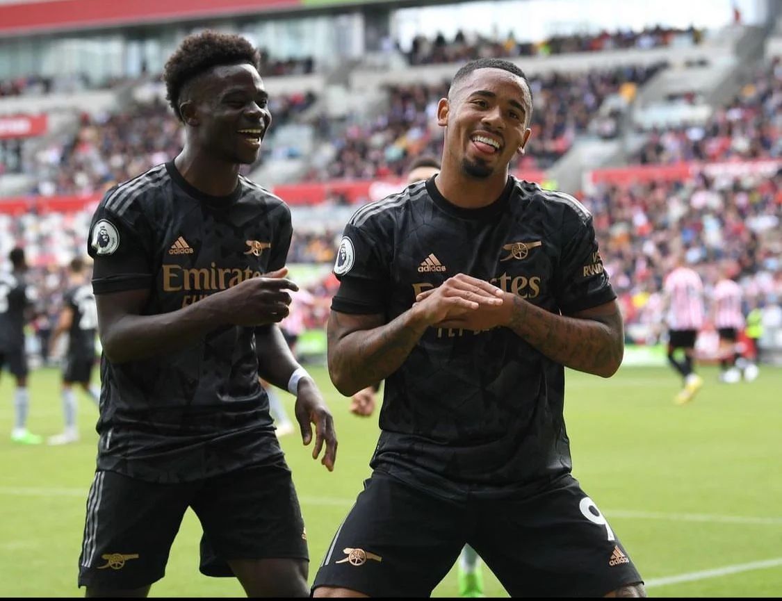Manchester City Tekan Arsenal dengan Kemenangan 3-0 atas Brentford