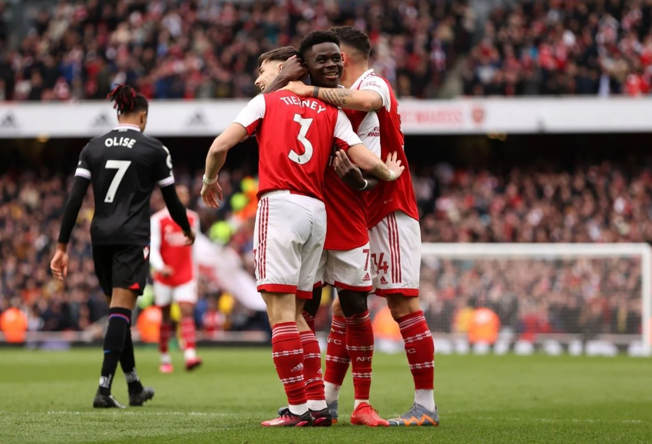 Manchester City Tekan Arsenal dengan Kemenangan atas Crystal Palace