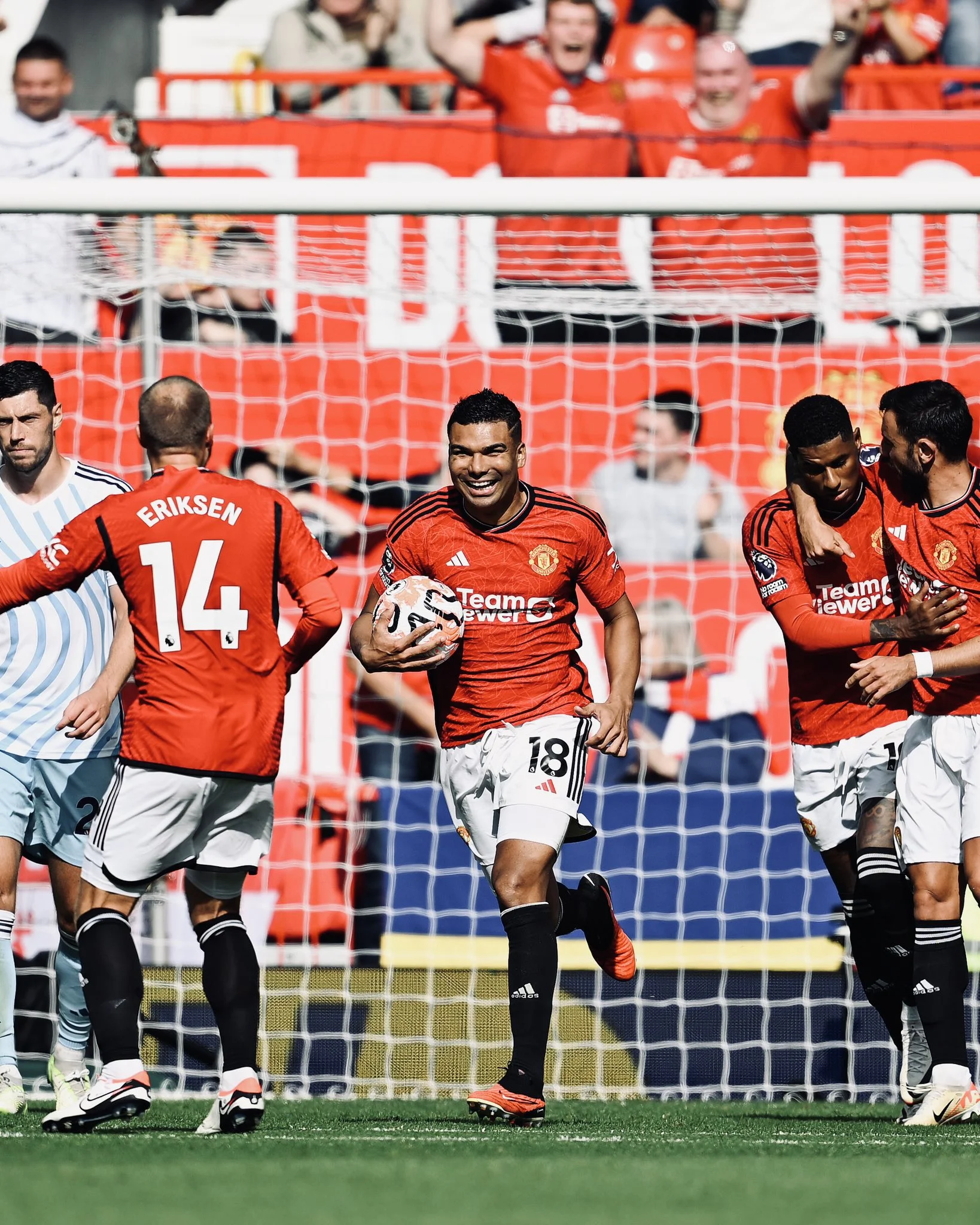 Manchester United Tumbangkan Nottingham Forest 3-2 di Old Trafford