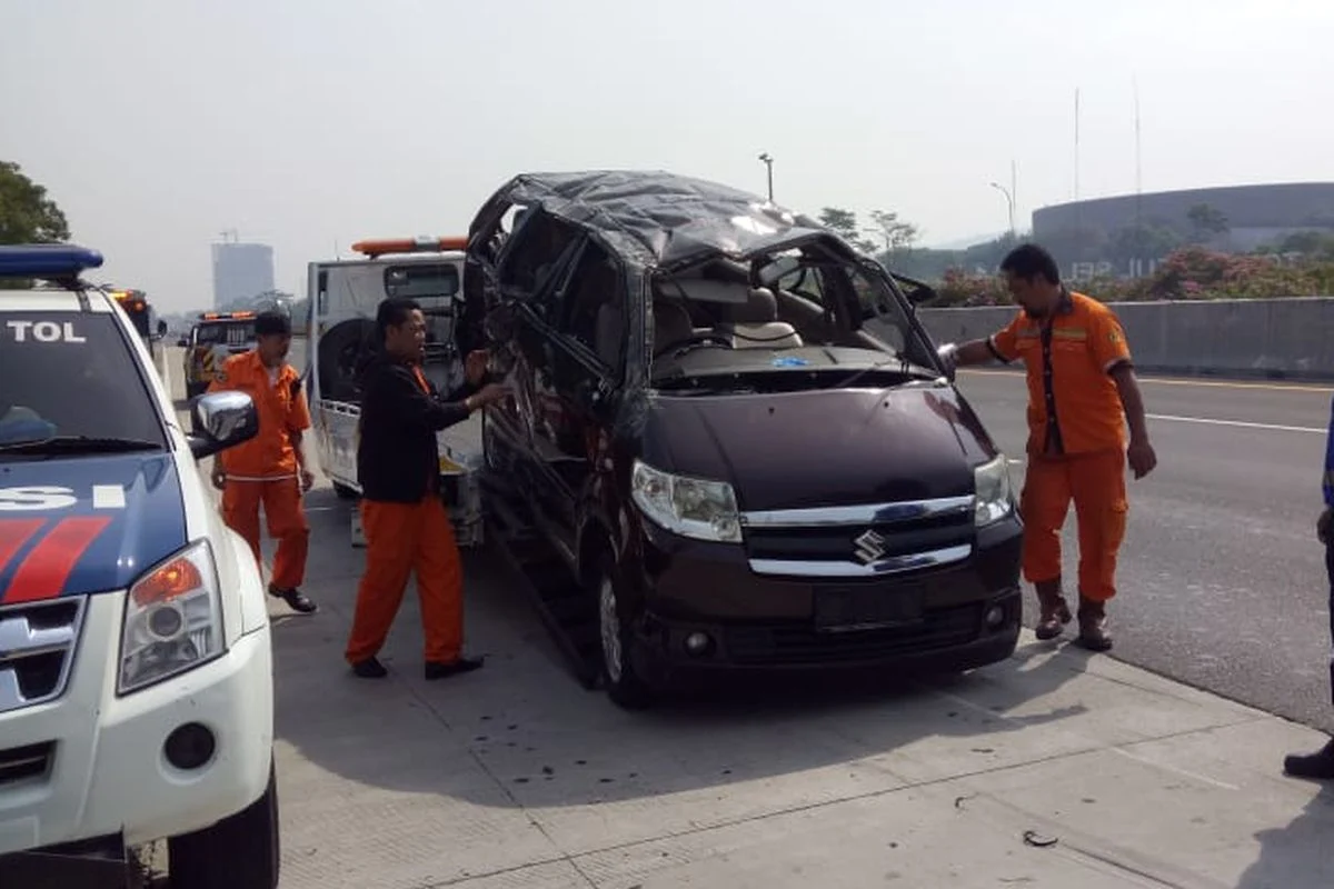 Massal Pecah Ban Tol Jagorawi, 10 Mobil Tertimpa Kerusakan Perkerasan