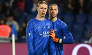 Matvey Safonov Ditinggalkan PSG Menjelang Duel Bayern: Dampak dan Pilihan Luis Enrique