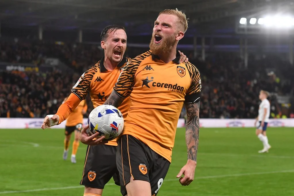 McBurnie Brace Bawa Hull City Raih Kemenangan 2-1 atas Norwich, Pastikan Tiket Play‑off Championship