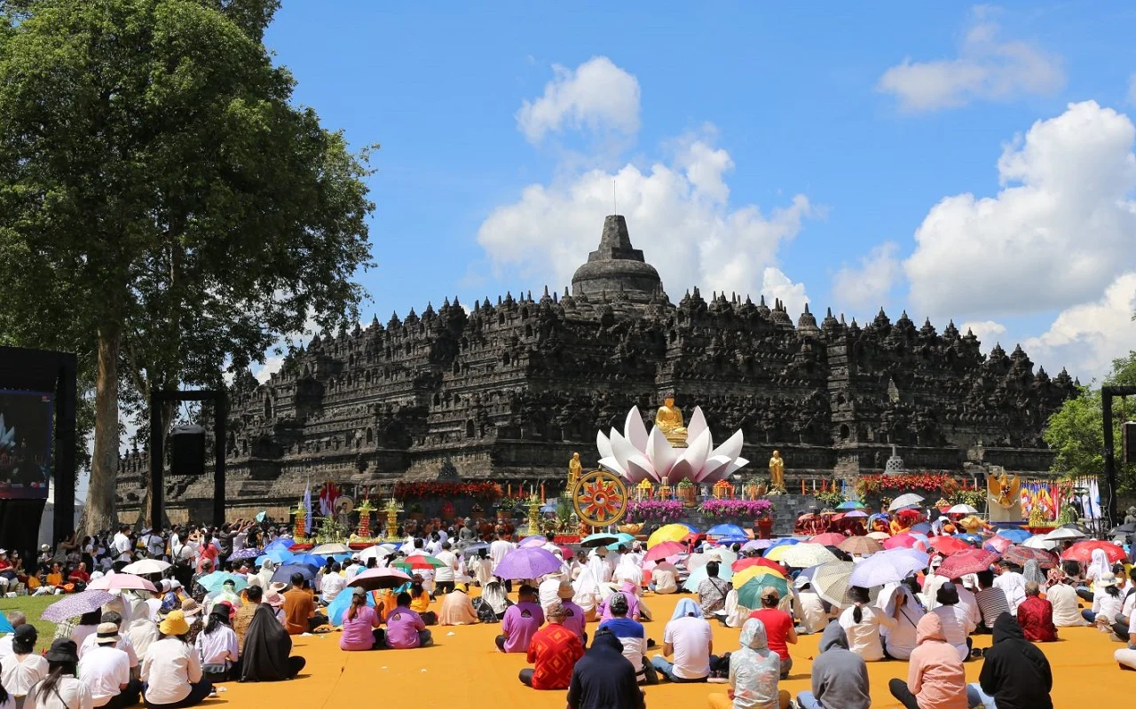 Mengenal Makna dan Sejarah Hari Raya Waisak: Perayaan Suci Umat Buddha