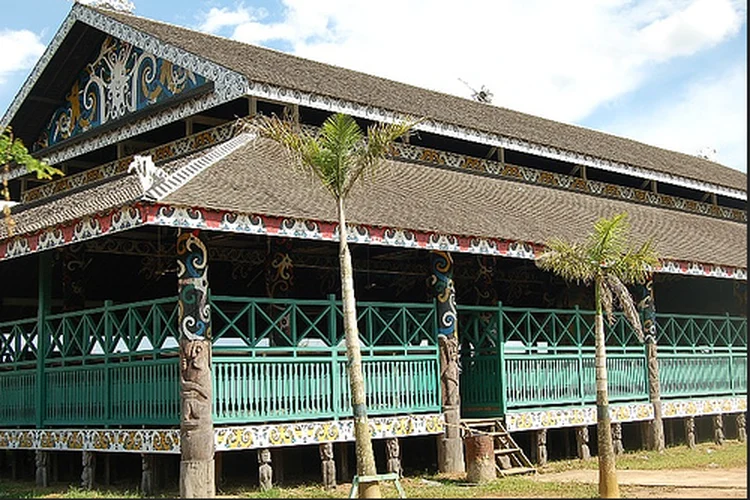 Mengenal Rumah Lamin, Simbol Kebersamaan Masyarakat Dayak di Kalimantan Timur