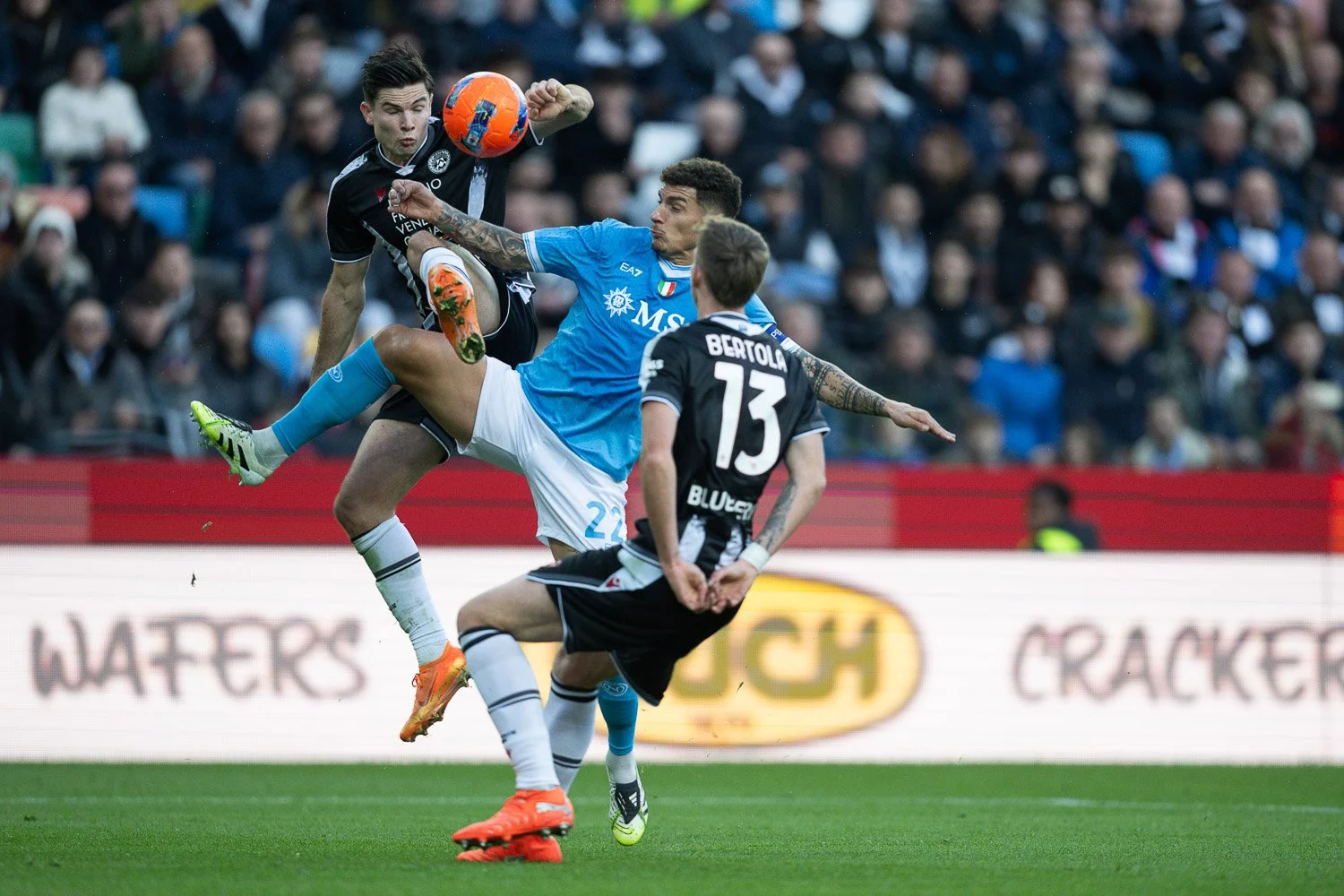 Napoli Taklukkan Udinese 1-0, Conte Raih Kemenangan Terakhir