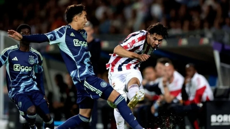 Nathan Tjoe-A-On Bawa Willem II Mengalahkan Almere City di Semifinal Playoff