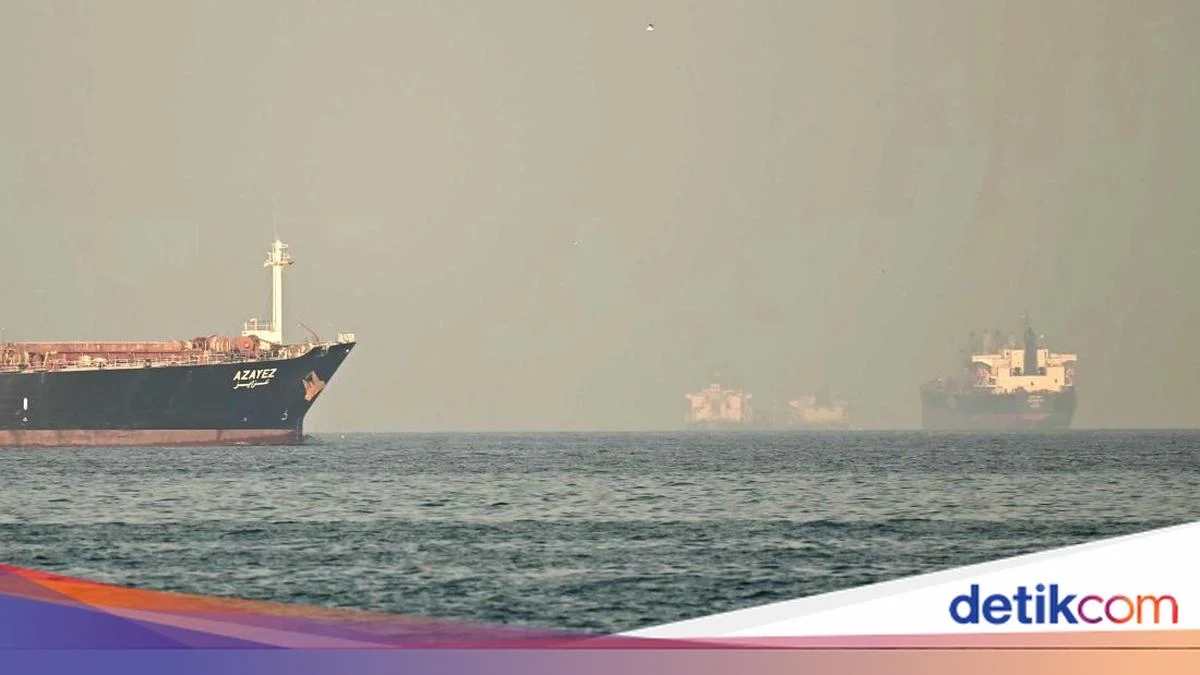 Operasi 'Project Freedom' Dihentikan, 1.600 Kapal Masih Terjebak di Selat Hormuz