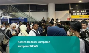 Padatnya Penumpang di Halte CSW saat Transjakarta Tersendat karena Banjir