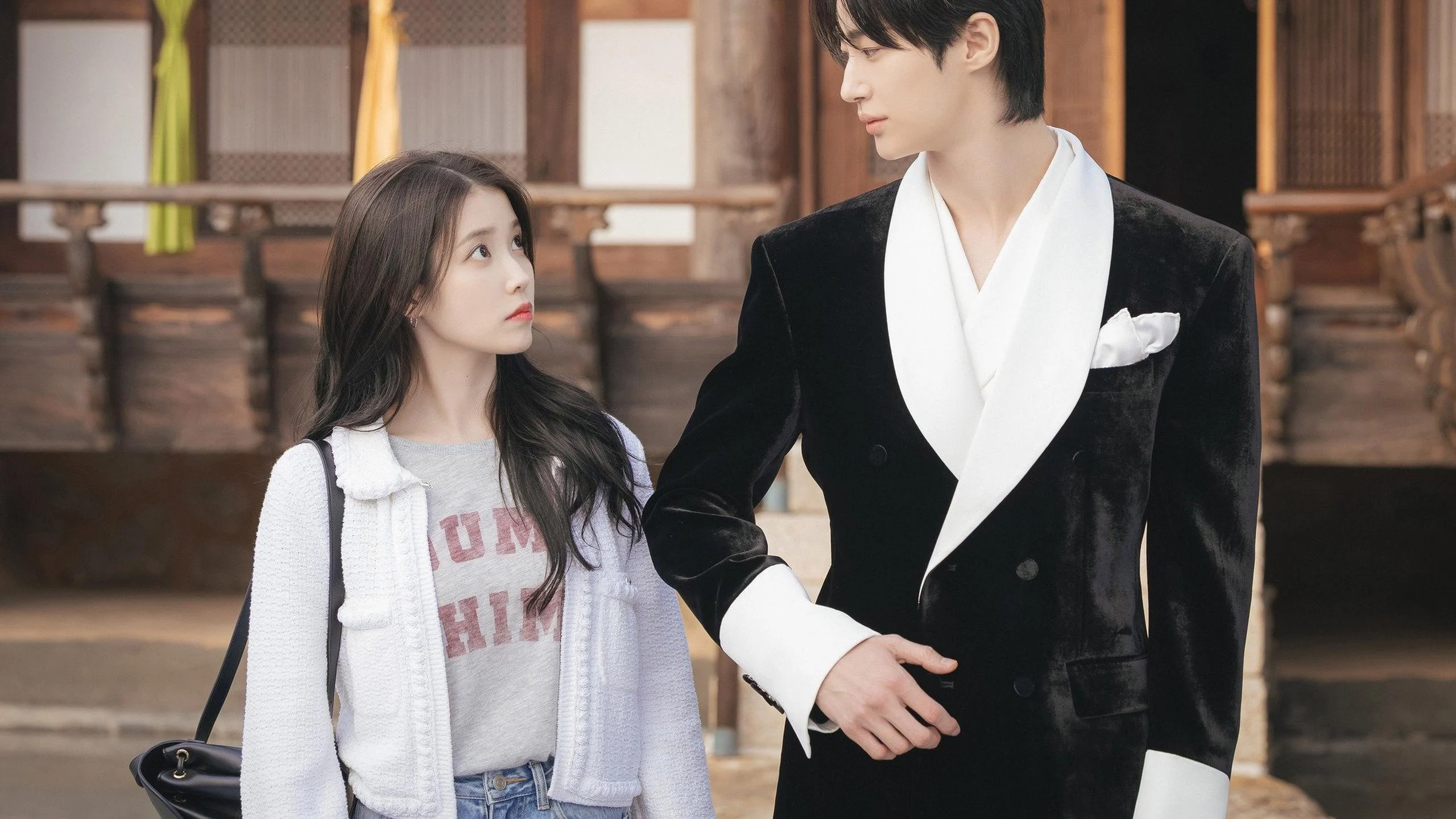 Perfect Crown Episode 10: Pangeran Ian Terjebak dalam Kebakaran, Cerita Cinta yang Tragis