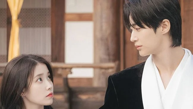 Pernikahan IU dan Byeon Woo Seok di Drama Perfect Crown, Keromantisan Nampak Terlihat