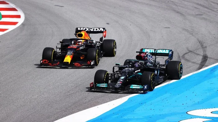 Persaingan Sengit di F1: Verstappen, Hamilton, dan Antonelli Berebut Posisi Teratas