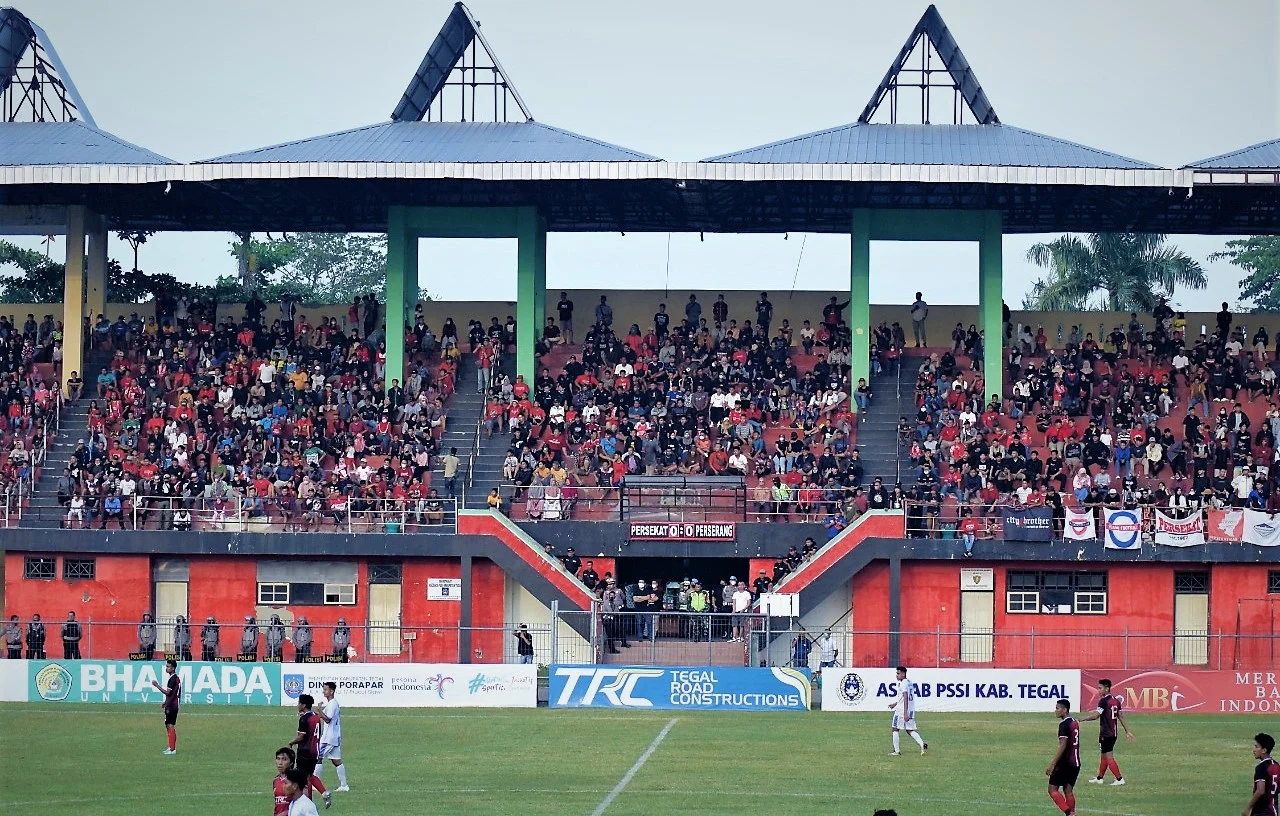 Persekat Tegal Lawan Persiba Balikpapan: Pertarungan Sengit di Stadion Tri Sanja