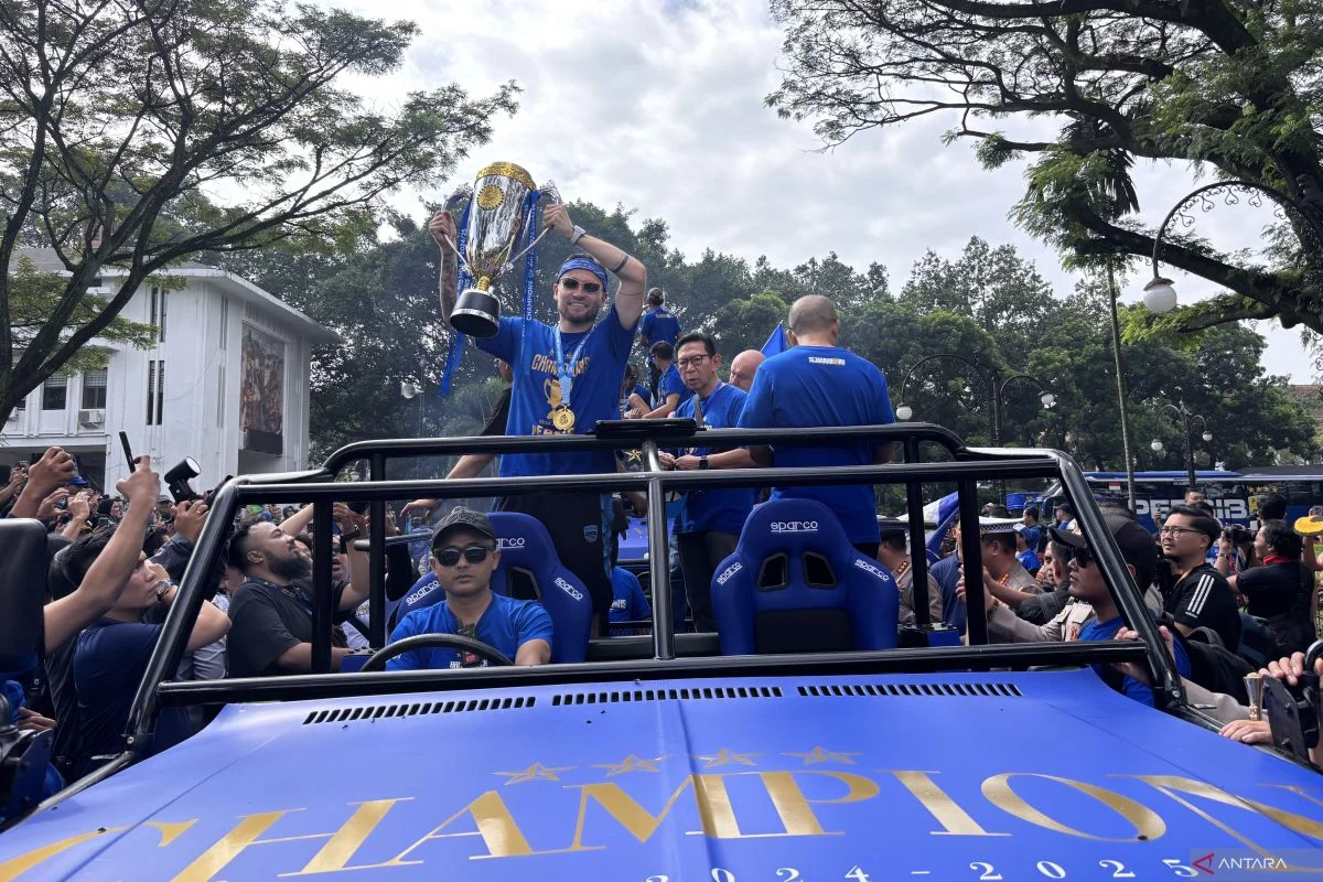 Persib Bandung Dekati Gelar Juara Liga Indonesia, Antusiasme Bobotoh dan Persiapan Pawai Kemenangan