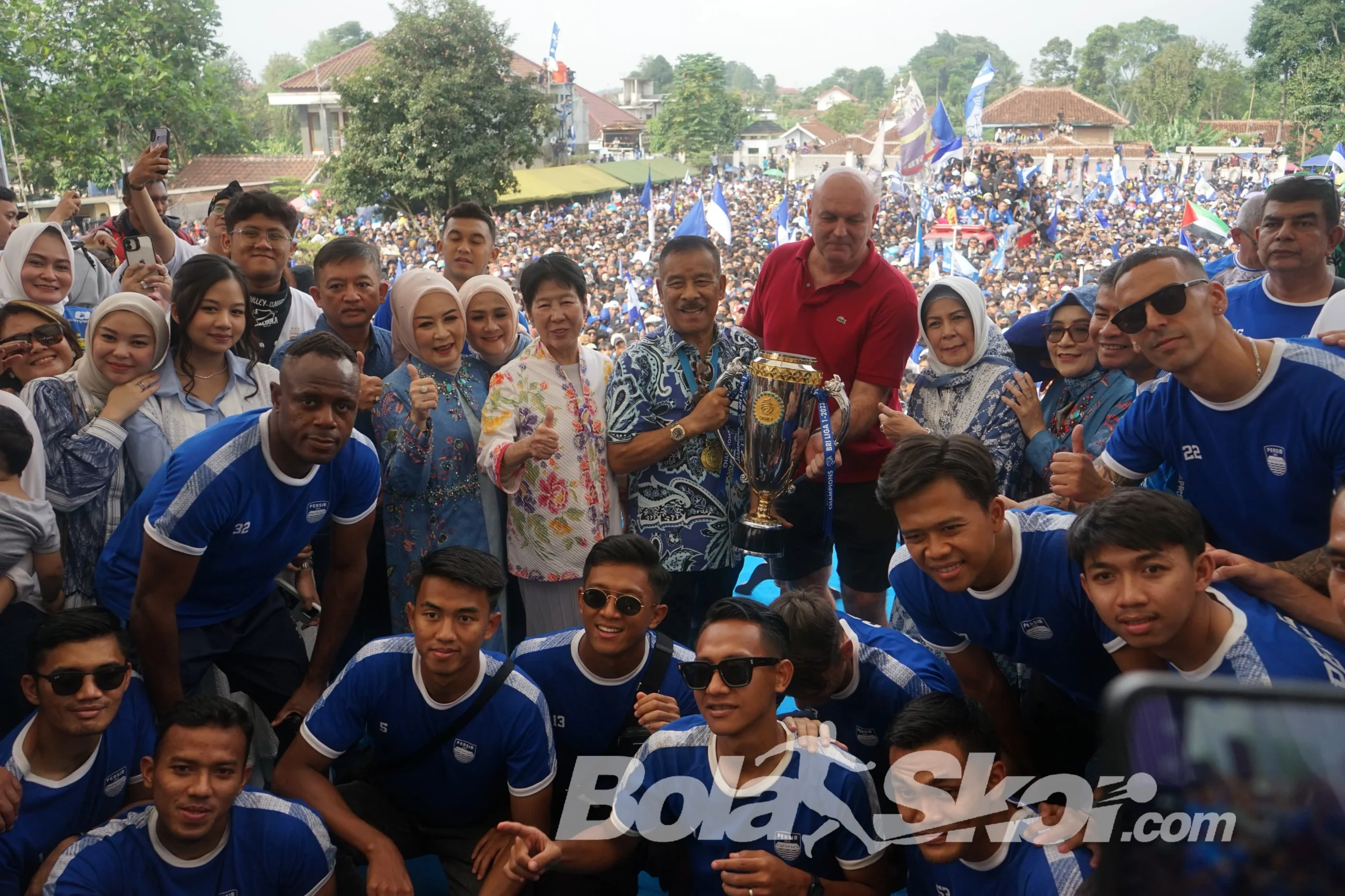 Persib Bandung Siap Pertahankan 90 Persen Skuad Juara, Nasib Bojan Hodak Masih Abu-Abu