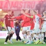 Pertandingan Derby Praha Ditinggalkan Setelah Pendukung Slavia Menyerbu Lapangan