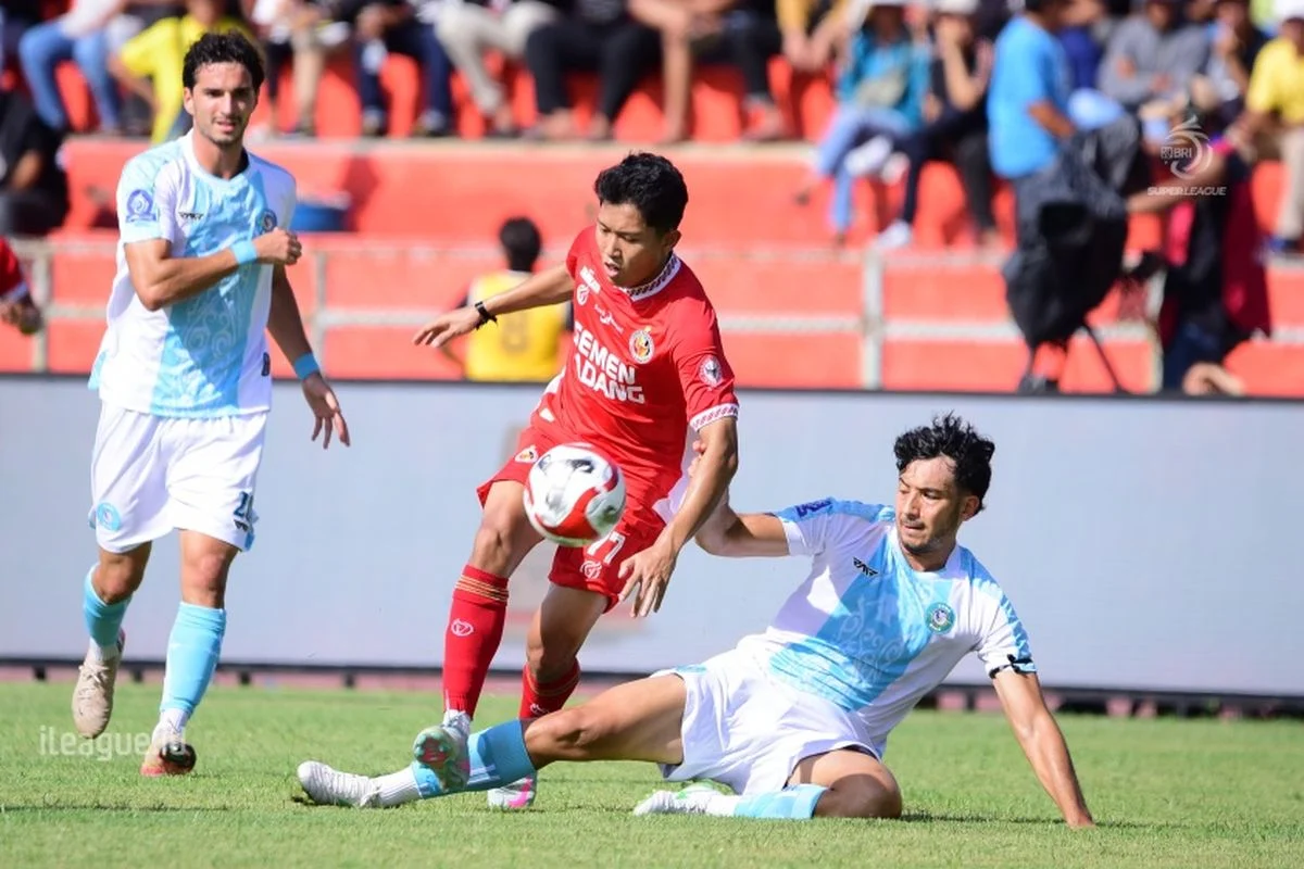 Pertarungan Zona Degradasi Super League: PSBS Biak dan Semen Padang Terdepan Turun Kasta, Persis Solo Cemas!