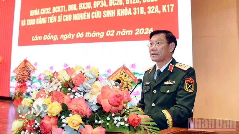 Perwira Muda Angkatan Bersenjata Vietnam-Laos-Kamboja: Persahabatan Erat, Melangkah Mantap Menuju Masa Depan