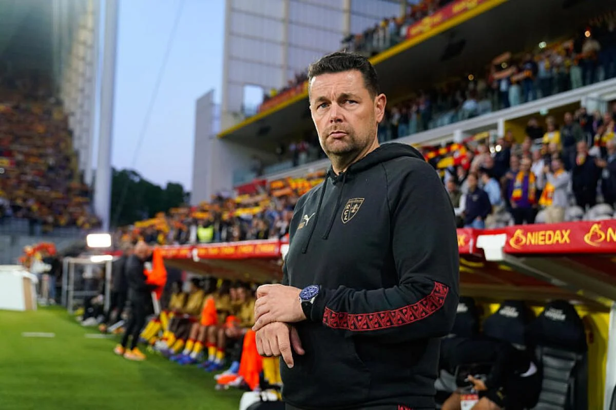 Pierre Sage, Calon Pelatih Baru Crystal Palace Setelah Berhasil Membawa RC Lens ke Posisi Kedua Ligue 1