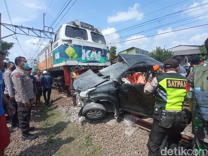 Polisi Periksa 39 Saksi Kecelakaan Kereta di Stasiun Bekasi Timur, Nasib Sopir Taksi Green SM?