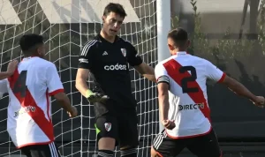 Pujian dari Bekas Lawan: Kiper Muda River Plate Santiago Beltrán Dipuji oleh Legenda Boca Juniors