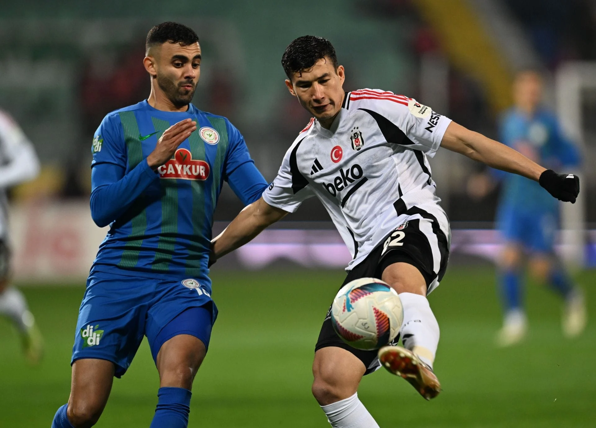 Rizespor vs Beşiktaş: Pertarungan Sengit di Puncak Súper Lig