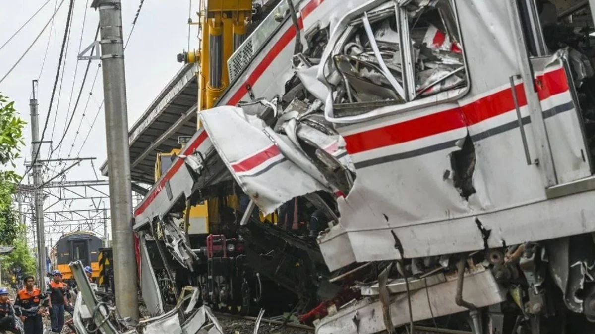 Rolland E. Potu Gugat PT KAI Rp100 Miliar Usai Kecelakaan KA Argo Bromo Anggrek di Bekasi Timur