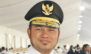 Rudy Mas'ud Didesak Mundur, Netizen Justru Bilang Bertahan