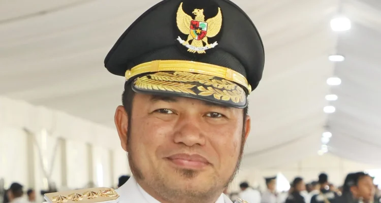 Rudy Mas'ud Didesak Mundur, Netizen Justru Bilang Bertahan