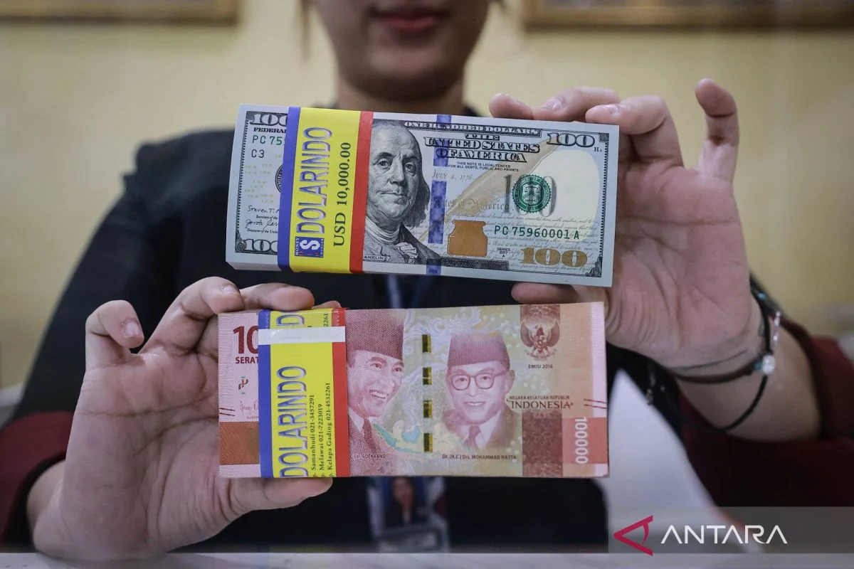 Rupiah Melemah, Sentimen Eksternal dan Domestik Jadi Penyebab