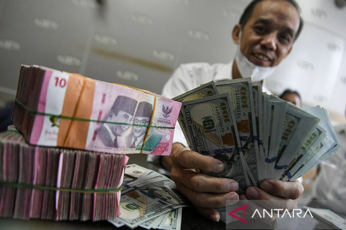 Rupiah Menguat Setelah BI Naikkan Suku Bunga Acuan