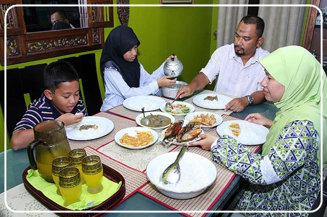 Sahur: Momen Penting dalam Ibadah Puasa yang Memperkuat Hubungan Keluarga dan Masyarakat