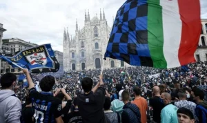 Scudetto ke-21 Inter Milan: Ribuan Fans Meriahkan Kemenangan di Piazza Duomo