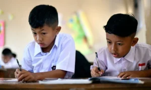 Sekolah Dasar di Indonesia: Antara Kerusakan dan Prestasi