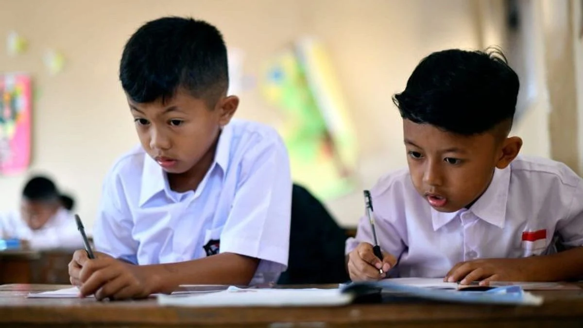 Sekolah Dasar di Indonesia: Antara Kerusakan dan Prestasi