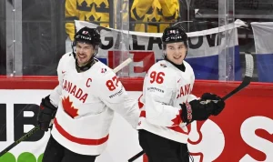 Sidney Crosby Puas Bermain di Samping Macklin Celebrini