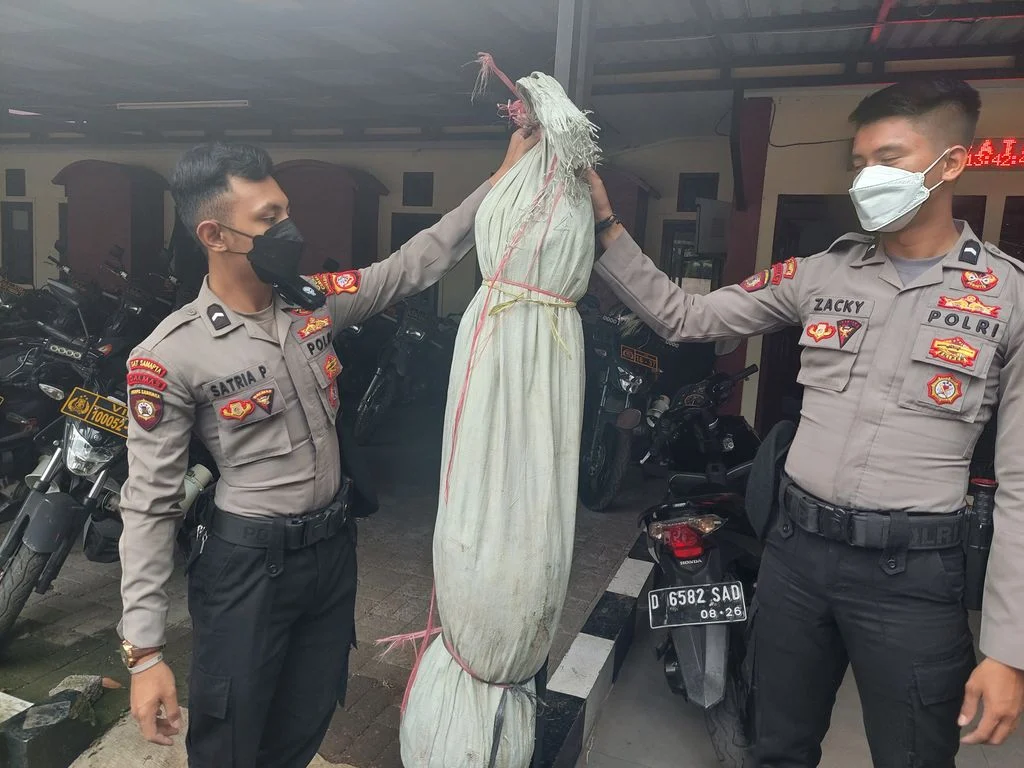 Teror Pocong Hebohkan Warga Bandung Barat, Polisi: Tidak Ada Kejadian Nyata