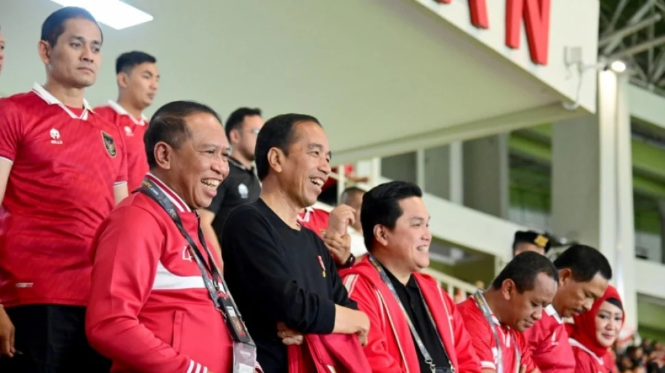 Timothy Ronald dan Donyell Malen: Dua Nama yang Menghebohkan Dunia Sepak Bola dan Politik
