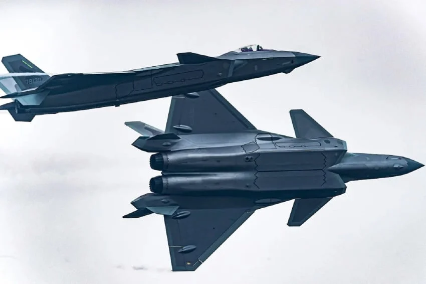 Tiongkok Perluas Produksi Jet Tempur Siluman J-20A dengan Mesin WS-15