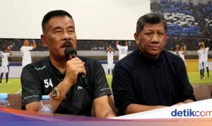 Umuh Muchtar Tegaskan Konsentrasi Persib, Bantah Tuduhan Rasisme Marc Klok Menjelang Laga PSIM