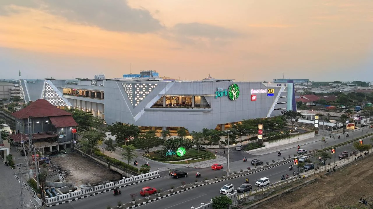 23 Semarang Shopping Center: Destinasi Wisata Belanja Baru di Semarang