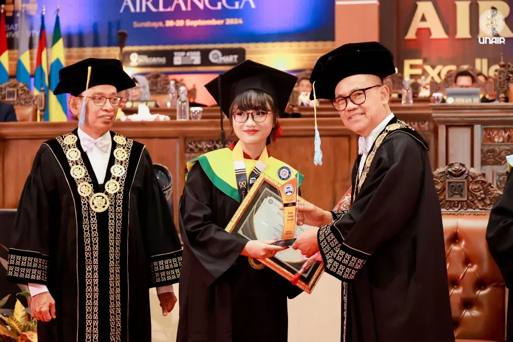 Ashanty dan Keluarga Raih Pencapaian Akademis, Wisuda Bersama di Universitas Airlangga