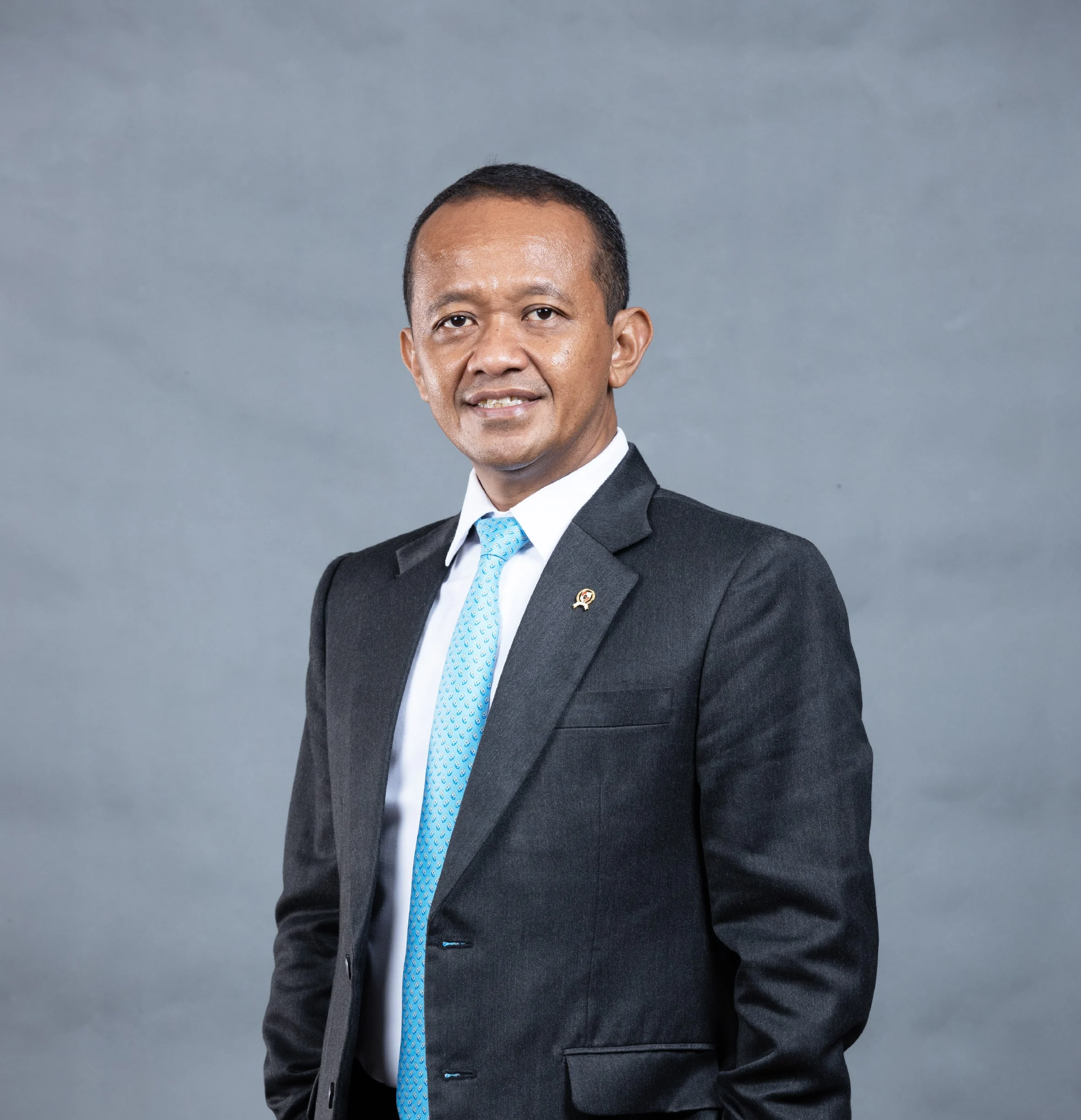 Bahlil Lahadalia, Menteri Energi yang Jadi Sorotan: Dari Harga Batu Bara Hingga Fenomena 'Mas Bahlil Ganteng'