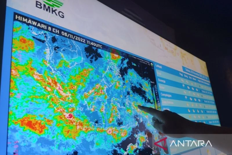 BMKG: Cuaca Berawan Dominasi Sebagian Besar Wilayah Indonesia, Waspadai Potensi Petir