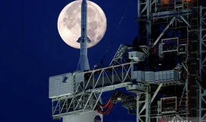 Bulan Biru dan Ledakan Roket: Antara Kegagalan dan Keberhasilan
