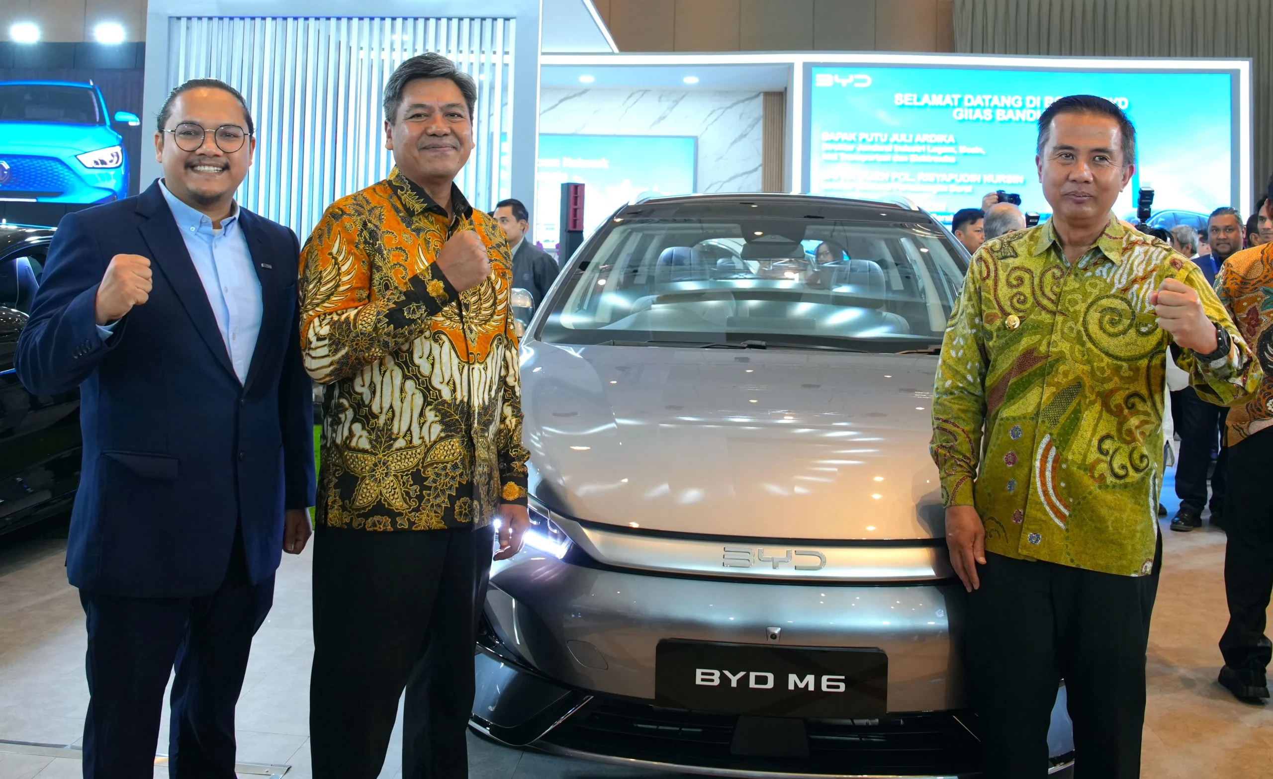 BYD M6: Teknologi Hybrid yang Membuat Gelombang di Indonesia