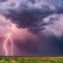 Cuaca Besok: Suhu Hangat dan Badai Isolasi di Nebraska, Sementara Selandia Baru Menghadapi Kabut dan Hujan Lebat