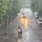 Cuaca Surabaya Hari Ini: Hujan Deras dan Banjir di Tengah Musim Kemarau